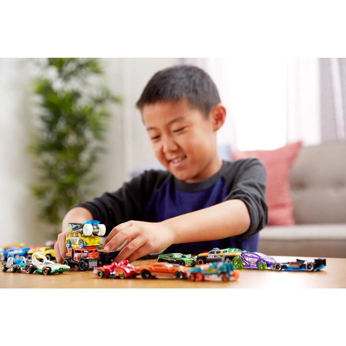 Ultimate 8-Piece 1:64 Scale Toy Cars & Trucks Set - Includes Exclusive Car!